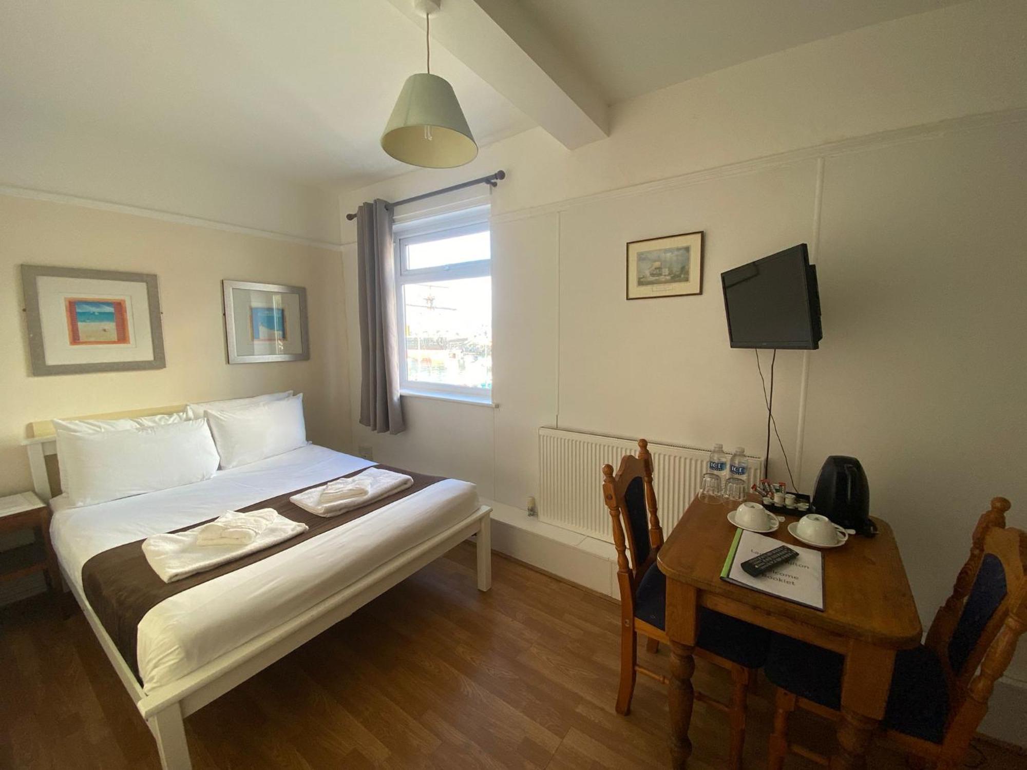 Lady Hamilton Inn Portsmouth Bagian luar foto