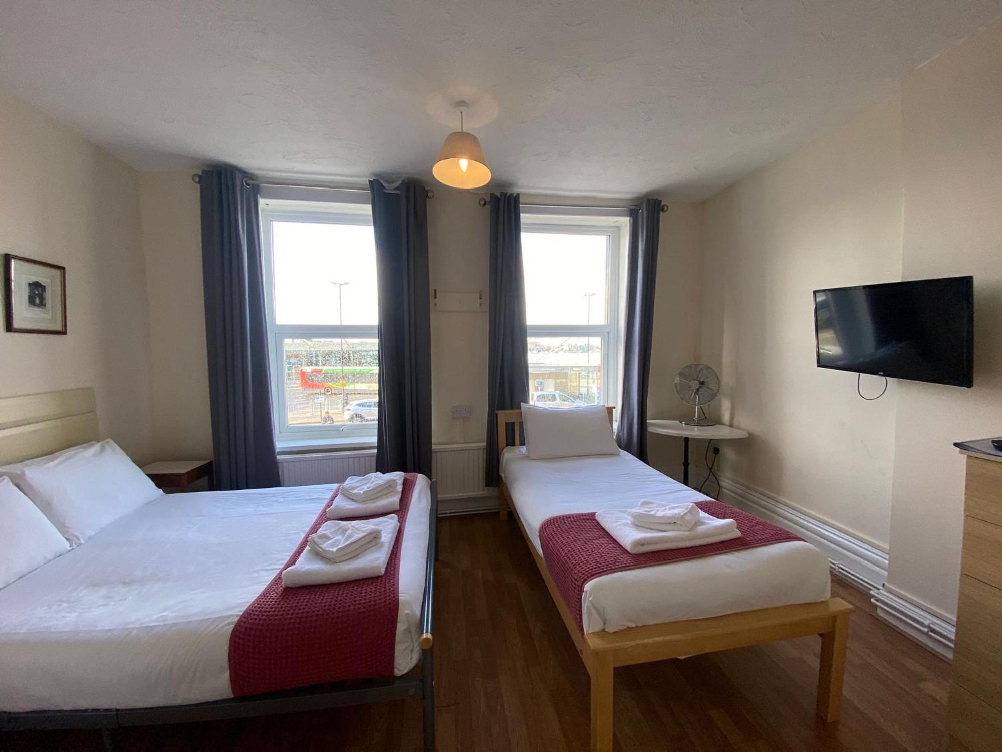 Lady Hamilton Inn Portsmouth Bagian luar foto