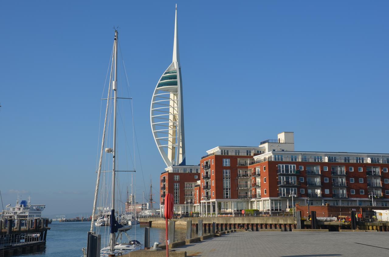 Lady Hamilton Inn Portsmouth Bagian luar foto